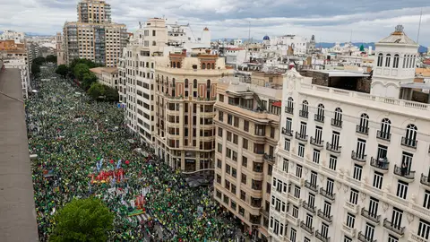 Manifestación del profesorado de la Comunitat Valenciana en la quinta jornada de su huelga indefinida. Manifestación del profesorado de la Comunitat Valenciana en la quinta jornada de su huelga indefinida.