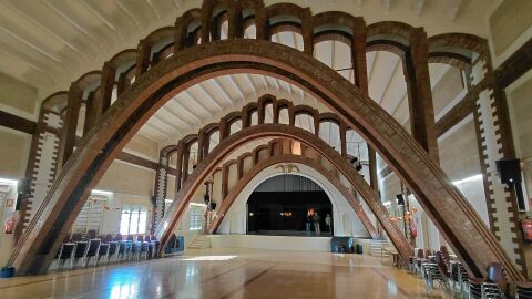 Interior de l'escola Cavall Bernat