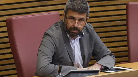El expresident de la Generalitat, Carlos Mazón, en una imagen ahora como diputado del PP en Les Corts Valencianes El expresident de la Generalitat, Carlos Mazón, en una imagen ahora como diputado del PP en Les Corts Valencianes