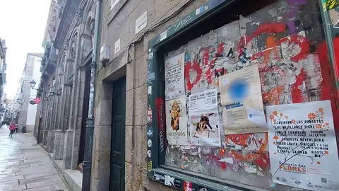 La Policía Local de Santiago identificó en el último año a 17 personas colocando cartelería y dos instalando pancartas en lugares no adecuados La Policía Local de Santiago identificó en el último año a 17 personas colocando cartelería y dos instalando pancartas en lugares no adecuados