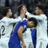  El británico Jude Bellingham (d), del Real Madrid, celebra su gol