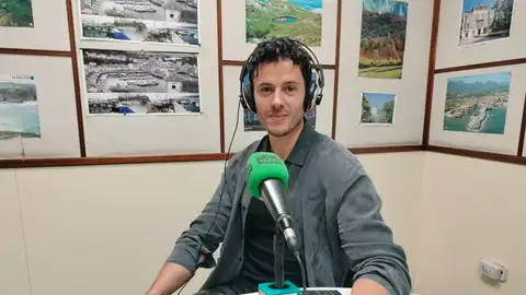 Andrés Acosta escoge La Fonte Baxa para su trabajo visual. Andrés Acosta escoge La Fonte Baxa para su trabajo visual.
