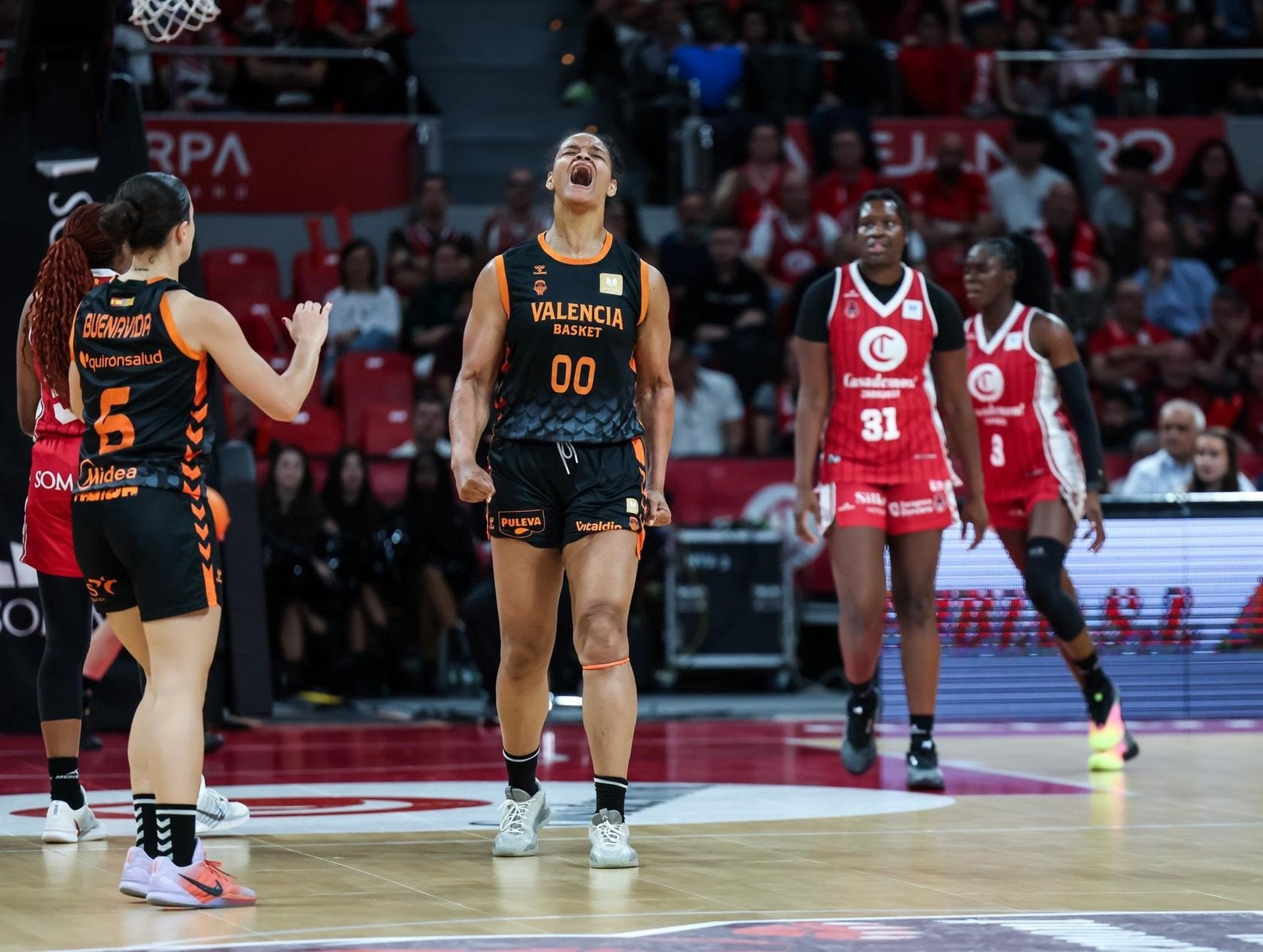 Valencia Basket. a un partido de la cuarta liga consecutiva Valencia Basket. a un partido de la cuarta liga consecutiva