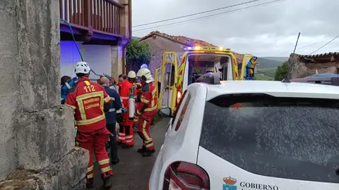 Herido grave un hombre en el incendio de una vivienda del muncipio cántabro de Herrerías Herido grave un hombre en el incendio de una vivienda del muncipio cántabro de Herrerías