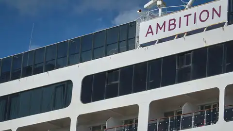 Detalle del crucero Ambition cuando estaba atracado en el puerto de Burdeos, Francia, el pasado 13 de mayo de 2026. Detalle del crucero Ambition cuando estaba atracado en el puerto de Burdeos, Francia, el pasado 13 de mayo de 2026.