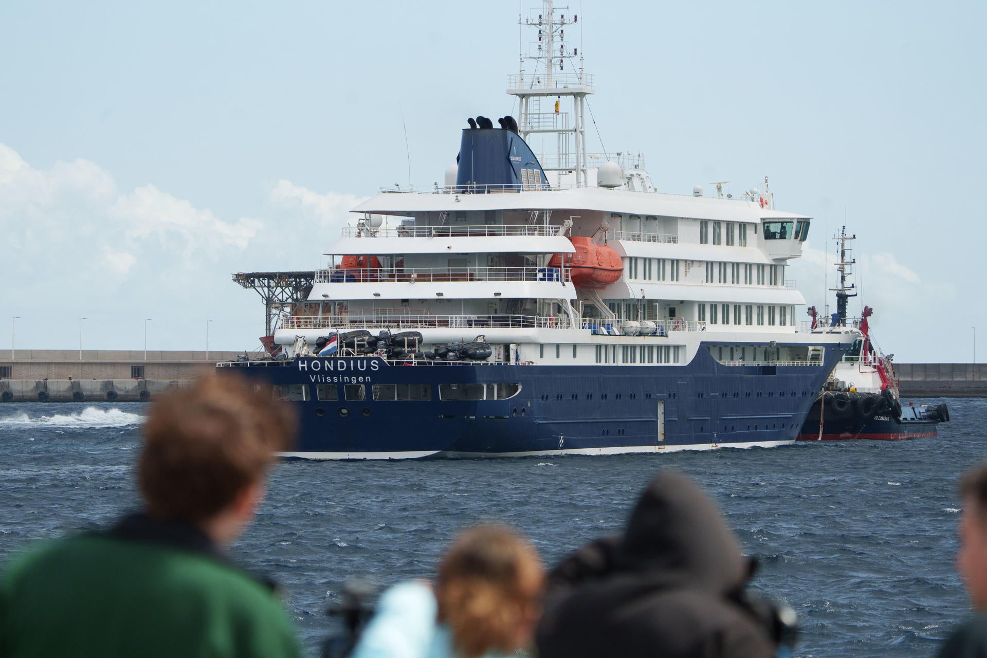 El crucero MV Hondius, afectado por varios casos de hantavirus, en el puerto de Granadilla de Abona El crucero MV Hondius, afectado por varios casos de hantavirus, en el puerto de Granadilla de Abona