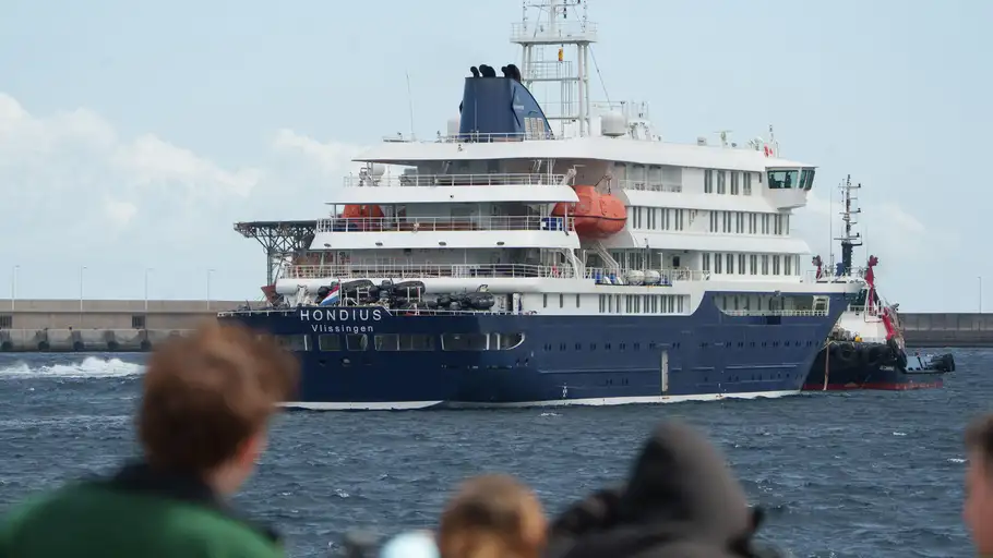 El crucero MV Hondius, afectado por varios casos de hantavirus, en el puerto de Granadilla de Abona El crucero MV Hondius, afectado por varios casos de hantavirus, en el puerto de Granadilla de Abona