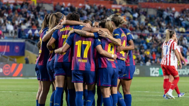 Las jugadoras del Barça celebran el tercer gol ante el Atlético de Madrid en la final de la Copa de la Reina