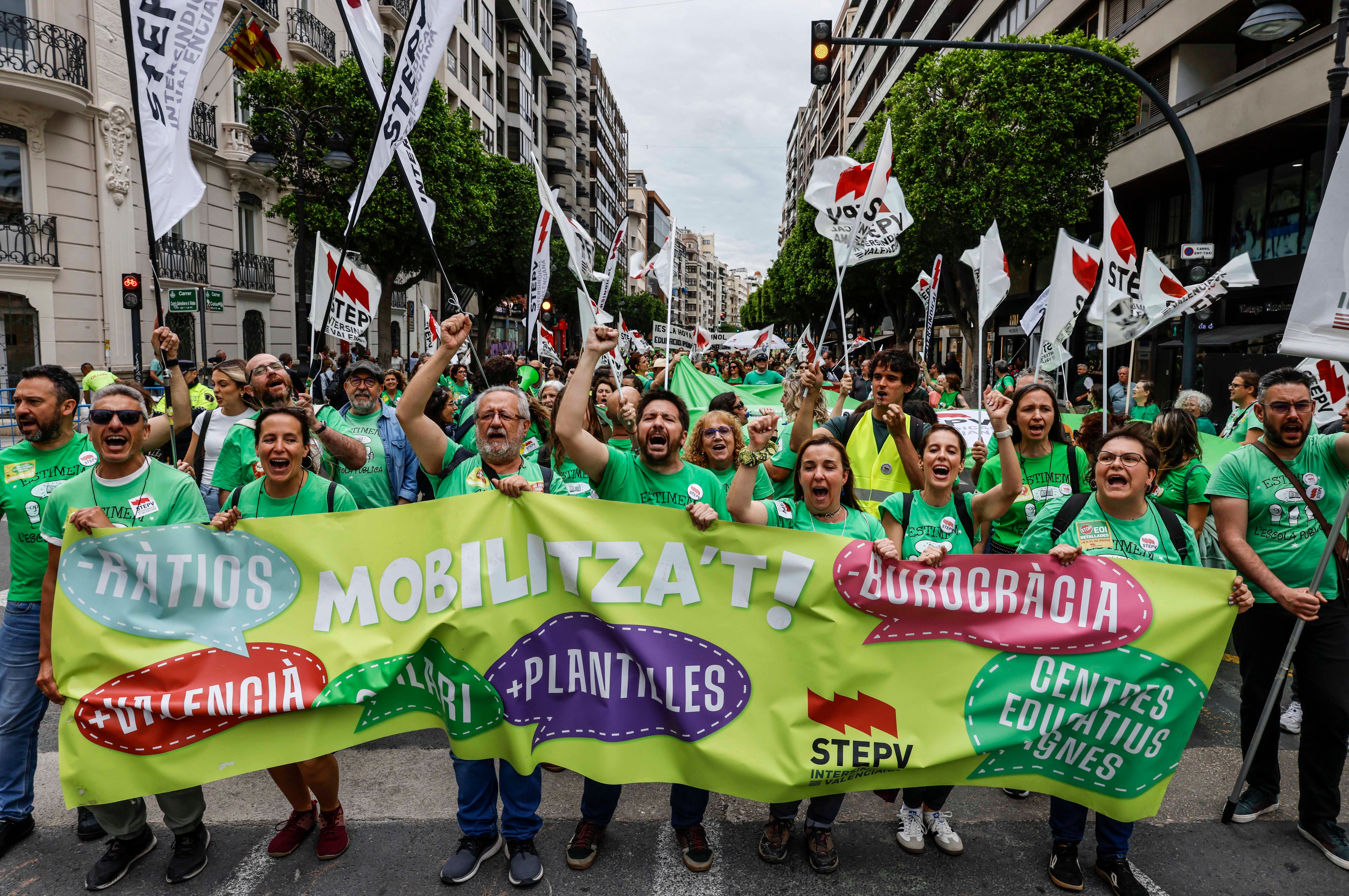 Los directores de Secundaria de Castellón defienden al profesorado ante las críticas por las movilizaciones educativas Los directores de Secundaria de Castellón defienden al profesorado ante las críticas por las movilizaciones educativas