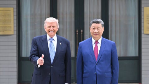 El presidente de los Estados Unidos, Donald J. Trump (i), junto al presidente chino, Xi Jinping (d)
