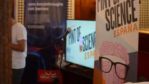 La UMH de Elche se suma al Pint of Science España. La UMH de Elche se suma al Pint of Science España.