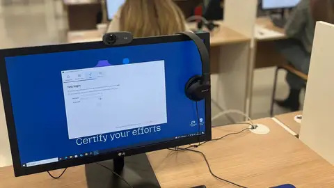 Un centro malagueño desarrolla la primera simulación real con IA para garantizar el éxito en los exámenes oficiales de inglés de Cambridge Un centro malagueño desarrolla la primera simulación real con IA para garantizar el éxito en los exámenes oficiales de inglés de Cambridge