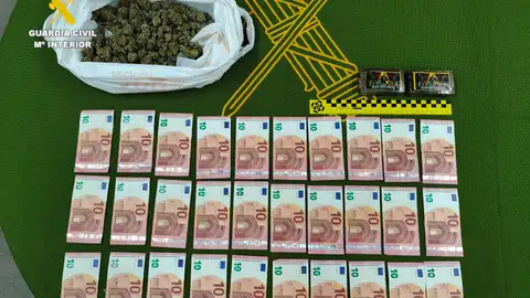 Tres detenidos, uno de ellos menor, en Almassora por llevar droga oculta en un vehículo Tres detenidos, uno de ellos menor, en Almassora por llevar droga oculta en un vehículo