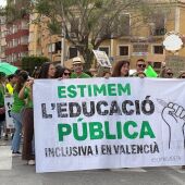 Los docentes de La Marina Baixa intensifican las protestas con nuevas concentraciones