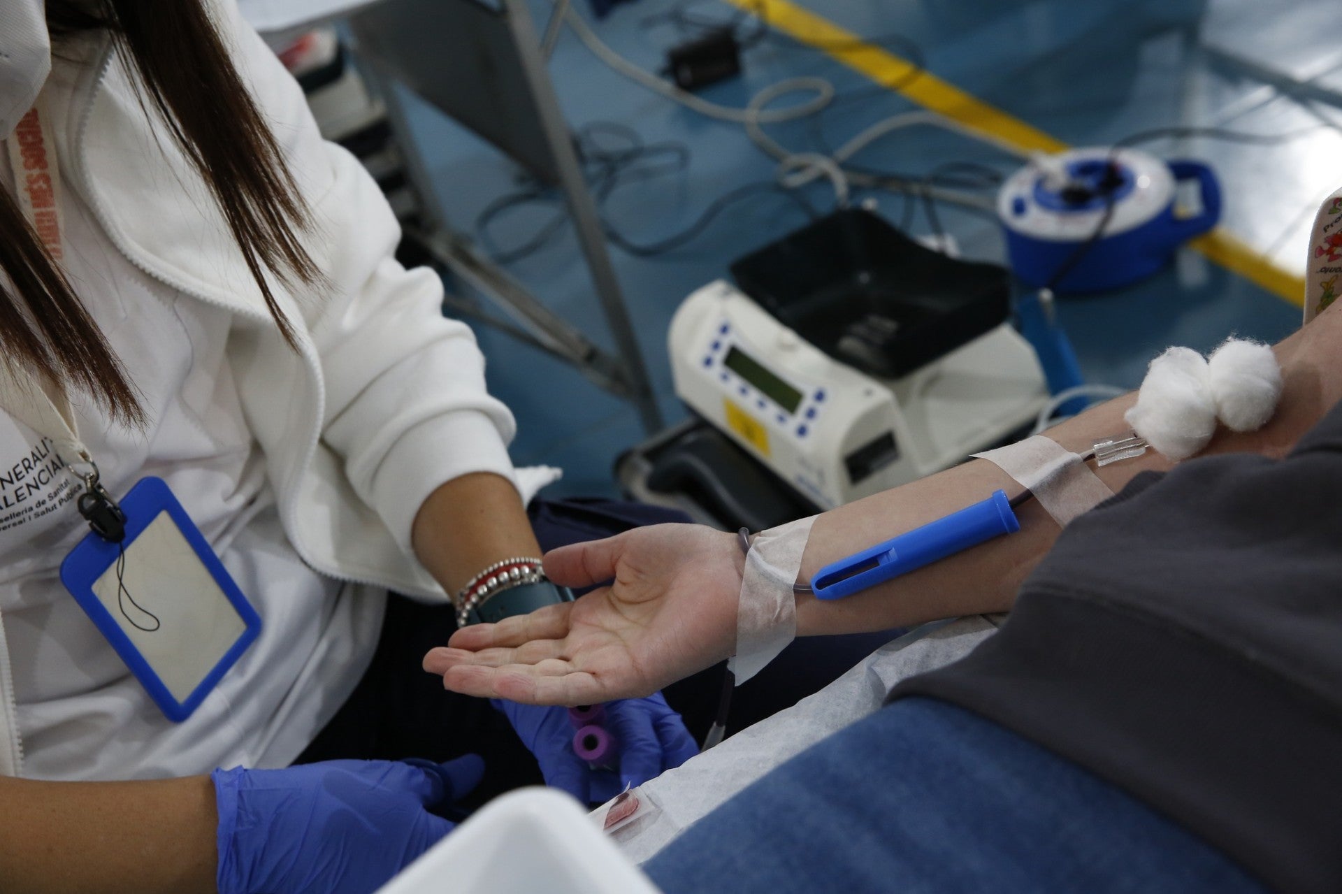 Jornada solidaria de donación de sangre en el Real Club de Regatas de Alicante Jornada solidaria de donación de sangre en el Real Club de Regatas de Alicante