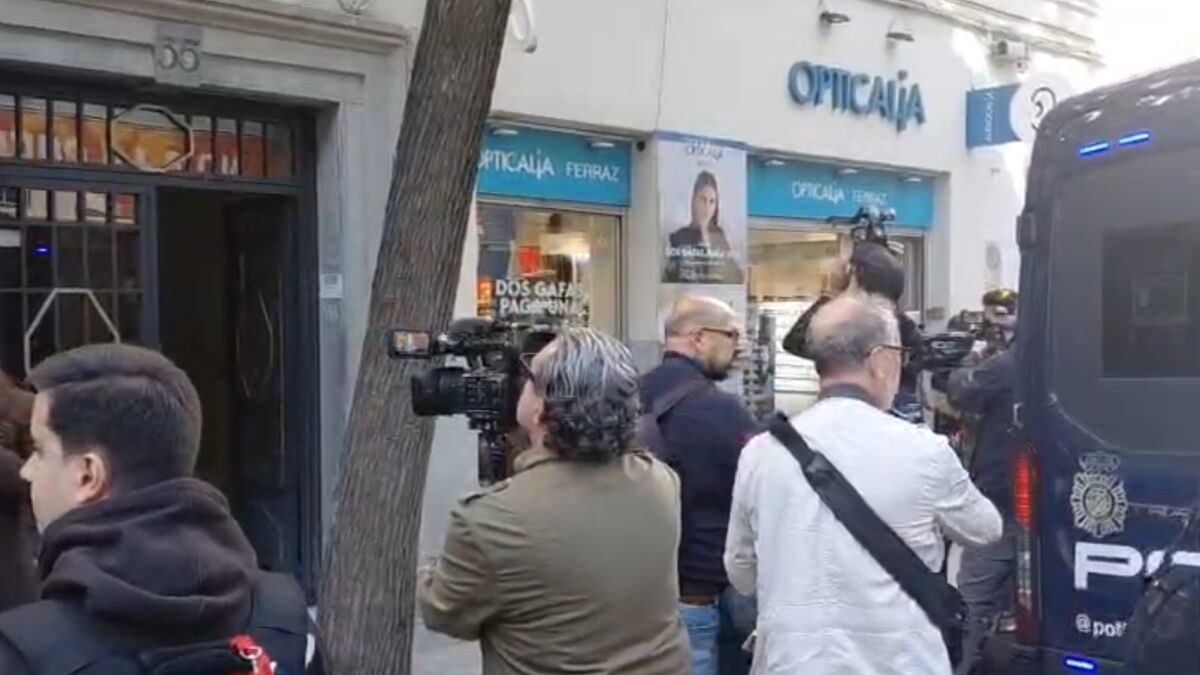 Últimas noticias de la imputación de Zapatero: la Udef registra el despacho del expresidente y todas las reacciones