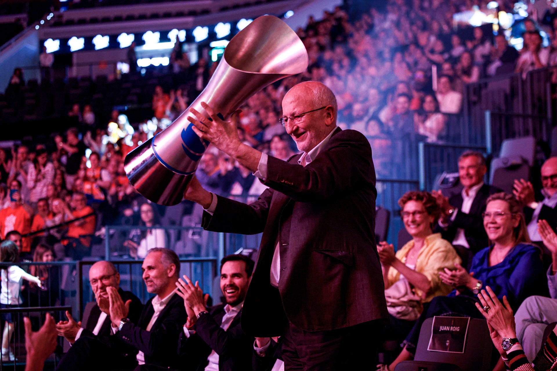 Valencia Basket ‘aparca’ las despedidas tras las salidas de Fiebich y de Fam Valencia Basket ‘aparca’ las despedidas tras las salidas de Fiebich y de Fam