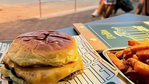 Una hamburguesa que participa en la iniciativa. 
