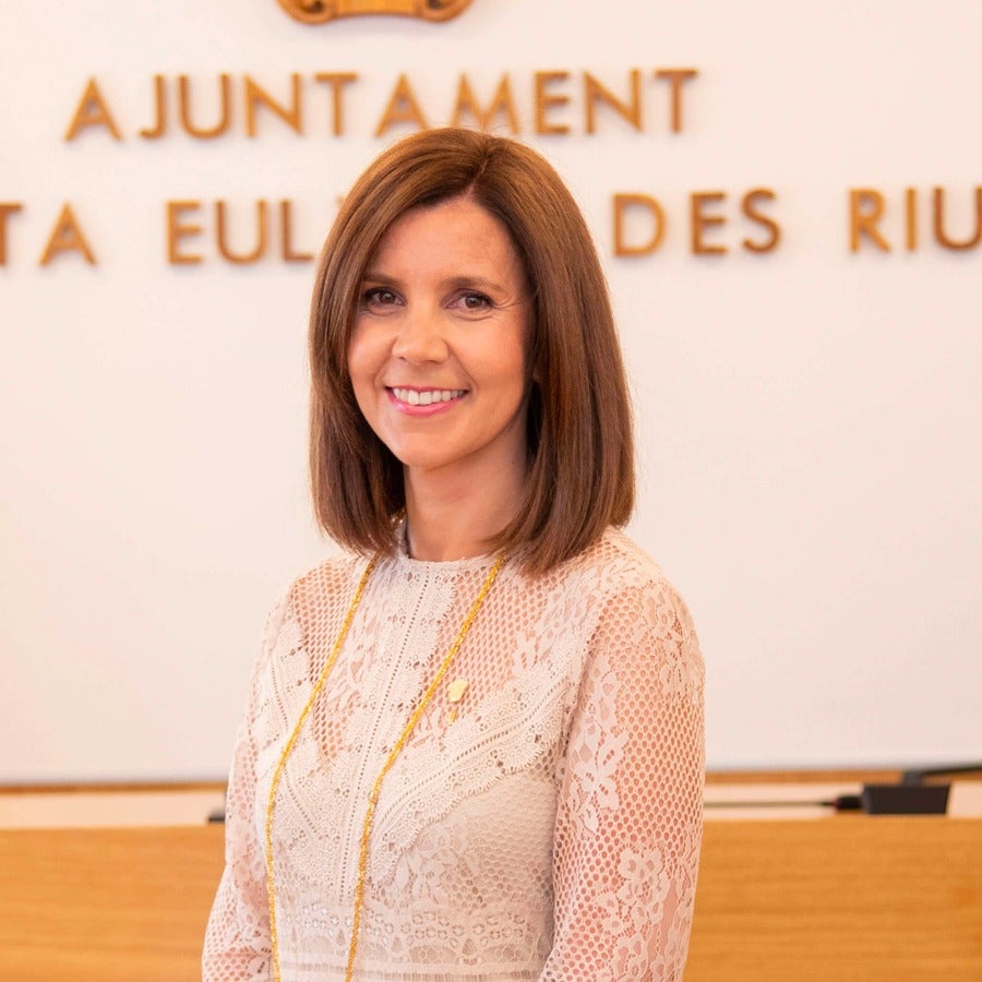 Marisol Ferrer: "El Festival Barruguet convertirá Santa Eulària en un gran escenario familiar con compañías de toda España". Marisol Ferrer: "El Festival Barruguet convertirá Santa Eulària en un gran escenario familiar con compañías de toda España".
