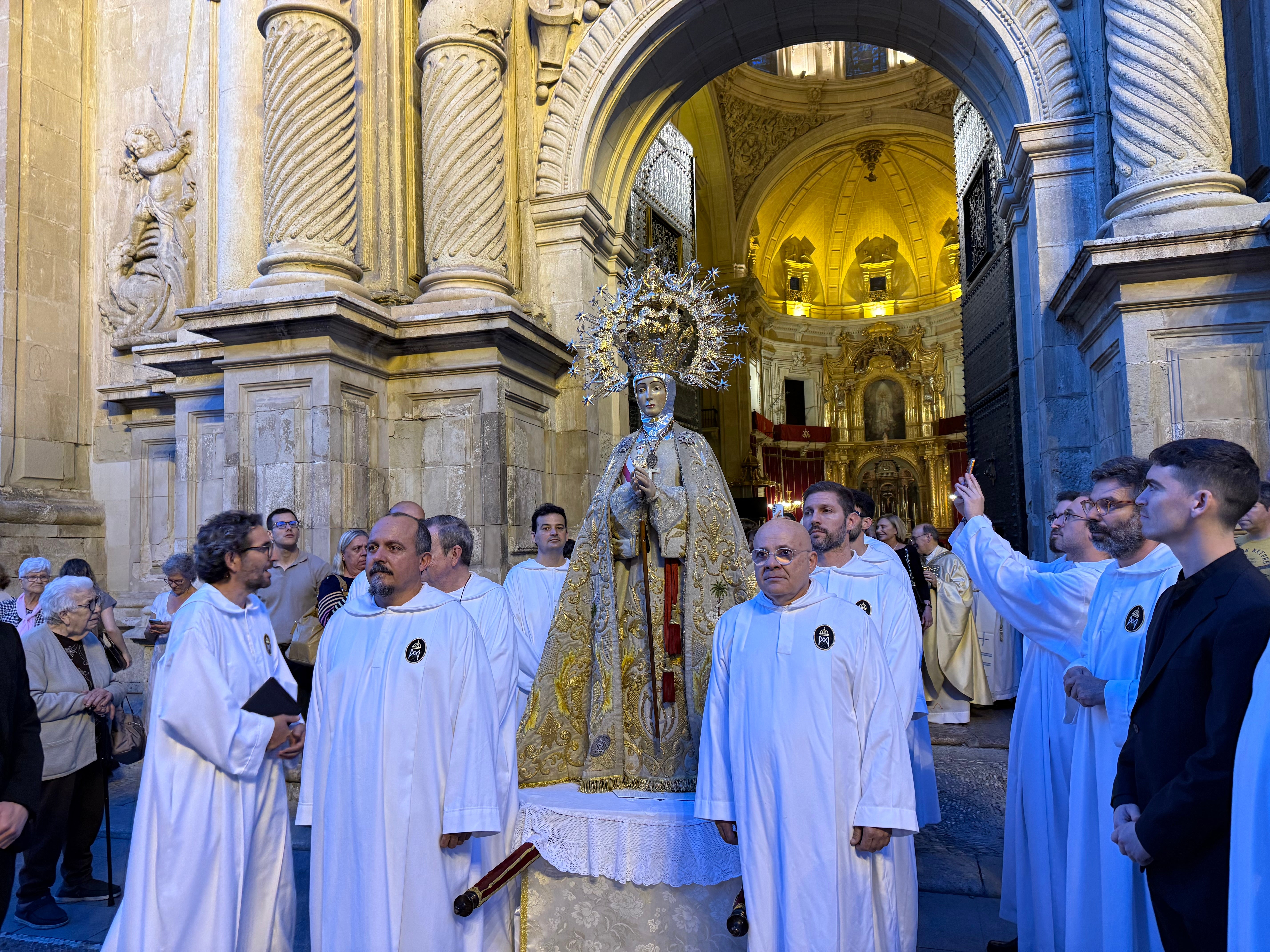Elche celebra los 25 años del Misteri como Patrimonio de la Humanidad procesionando con la Virgen de la Asunción Elche celebra los 25 años del Misteri como Patrimonio de la Humanidad procesionando con la Virgen de la Asunción
