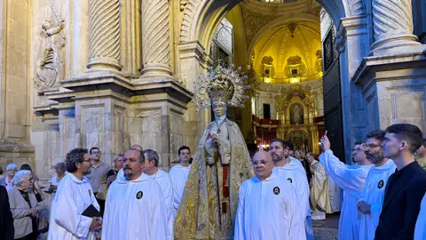 Elche ha celebrado los 25 años del Misteri como Patrimonio de la Humanidad procesionando con la Virgen de la Asunción. Elche ha celebrado los 25 años del Misteri como Patrimonio de la Humanidad procesionando con la Virgen de la Asunción.