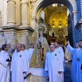 Elche ha celebrado los 25 años del Misteri como Patrimonio de la Humanidad procesionando con la Virgen de la Asunción. 