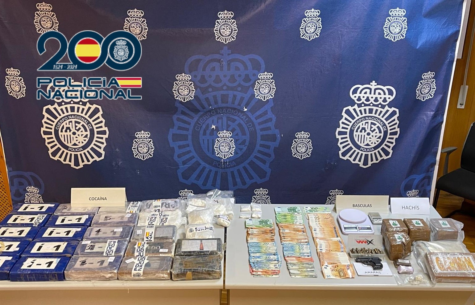 La Policía Nacional de Elche detiene en Dolores y Rojales a dos hombres por tráfico de cocaína y hachís La Policía Nacional de Elche detiene en Dolores y Rojales a dos hombres por tráfico de cocaína y hachís