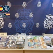 La Policía Nacional de Elche detiene en Dolores y Rojales a dos hombres por tráfico de cocina y hachís. 