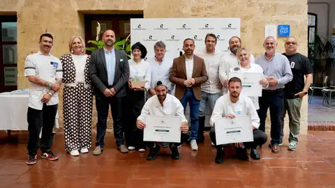 Adrián Castillo, de la Escuela de Hostelería La Fábrica, ganador del primer concurso de cocina para escuelas de hostelería ‘Gastronomía de Canillas’ Adrián Castillo, de la Escuela de Hostelería La Fábrica, ganador del primer concurso de cocina para escuelas de hostelería ‘Gastronomía de Canillas’