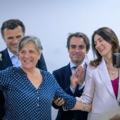 Una de las vecinas tras recibir las llaves
