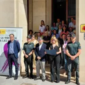 Minuto de silencio en señal de condena y repulsa por los asesinatos machistas en Dolores Minuto de silencio en señal de condena y repulsa por los asesinatos machistas en Dolores
