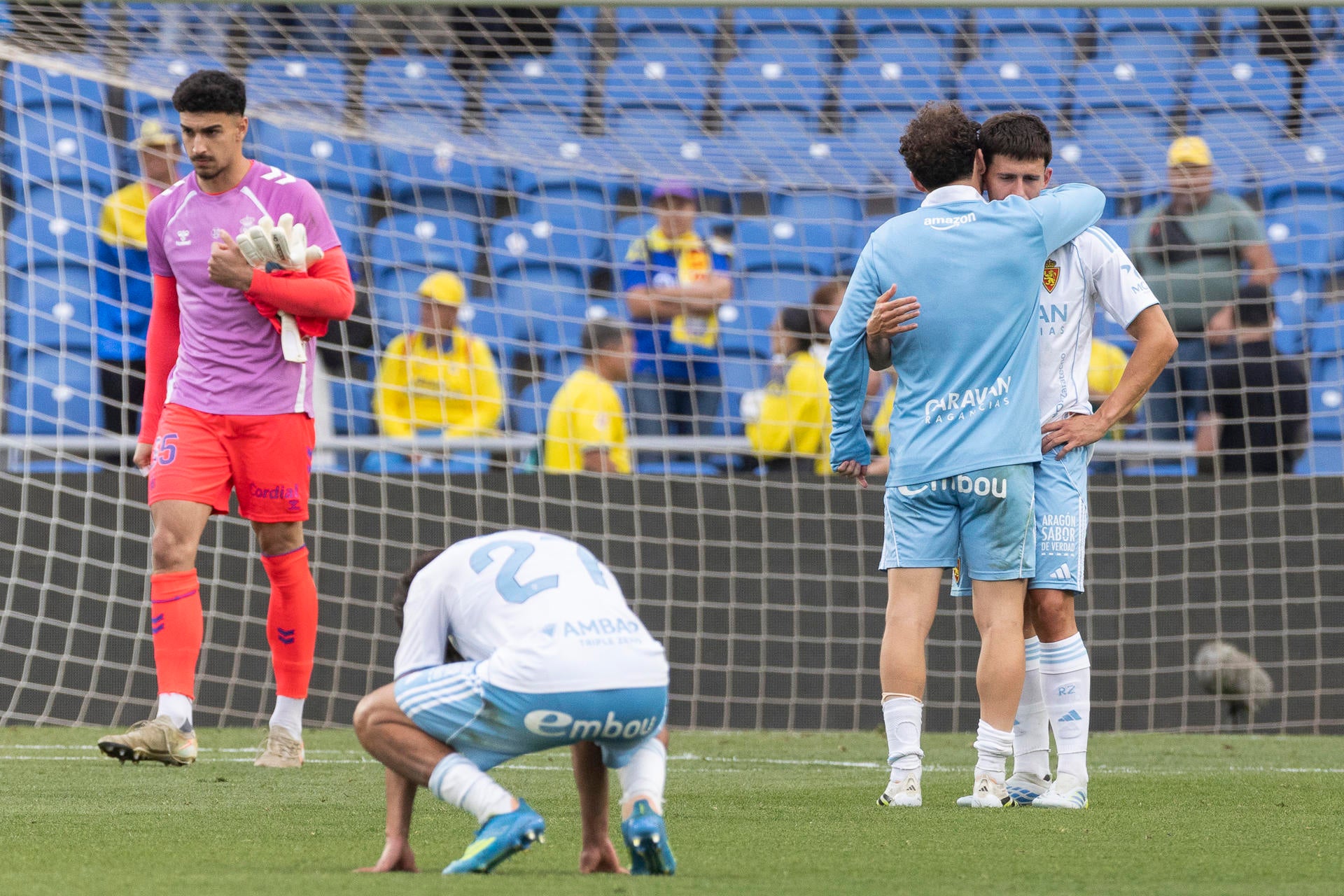 El Zaragoza abandona el fútbol profesional por primera vez en 77 años tras empatar ante la UD Las Palmas El Zaragoza abandona el fútbol profesional por primera vez en 77 años tras empatar ante la UD Las Palmas