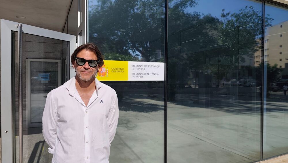 Sergio González, en la puerta del Tribunal de Instancia d'Eivissa
