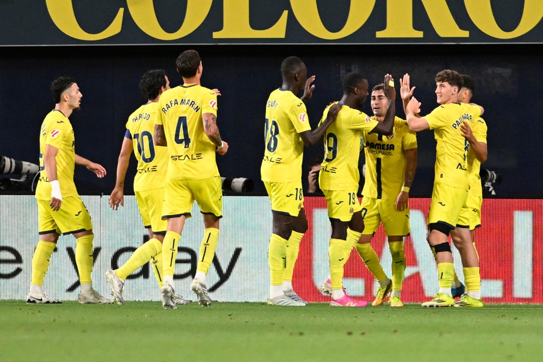 El Villarreal aplasta al Atlético de Madrid y se queda con la tercera plaza El Villarreal aplasta al Atlético de Madrid y se queda con la tercera plaza