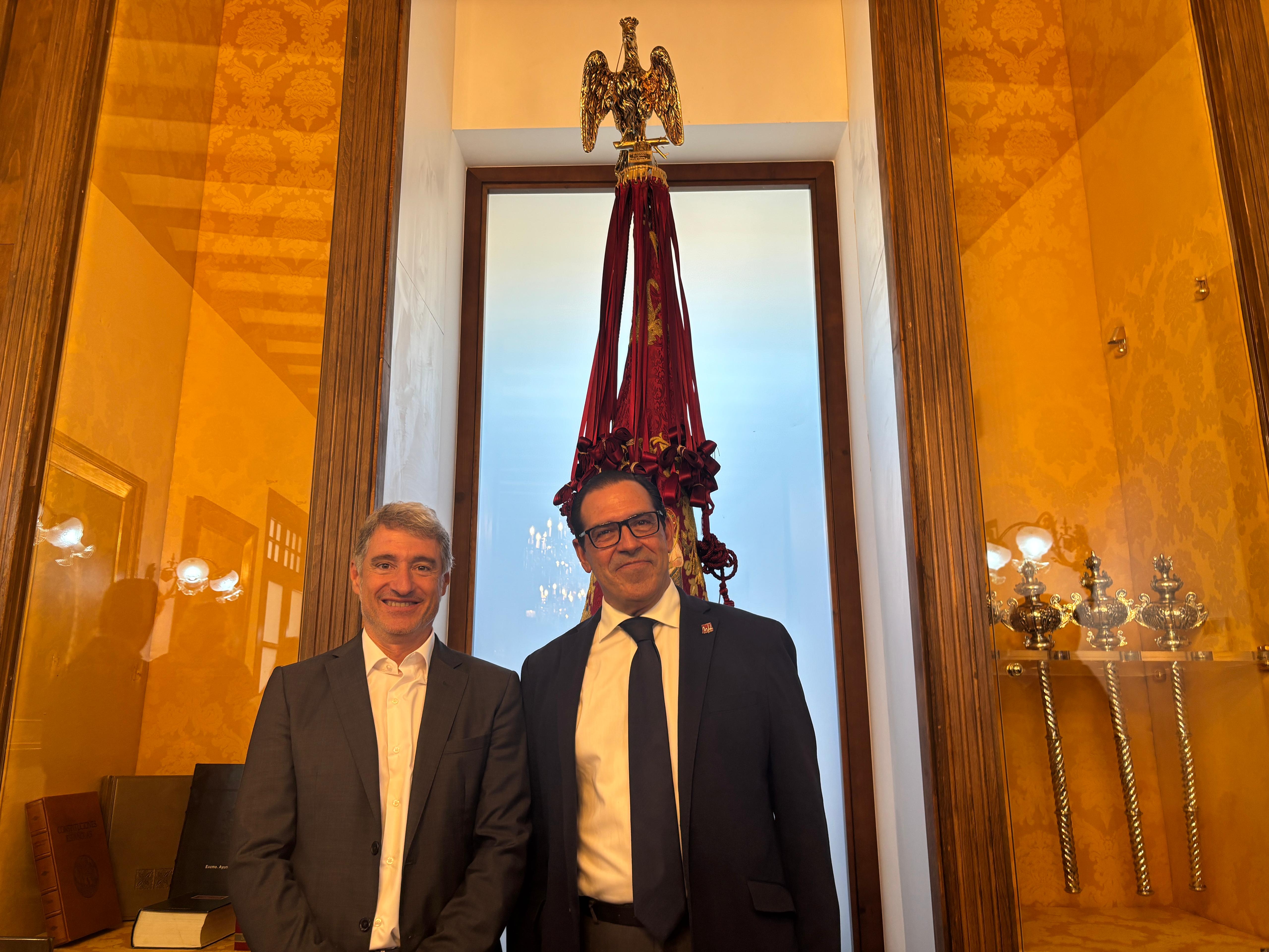 Juan Martínez Tomé será nombrado en el pleno de este jueves Síndico Portador de la Gloriosa Enseña del Oriol Juan Martínez Tomé será nombrado en el pleno de este jueves Síndico Portador de la Gloriosa Enseña del Oriol