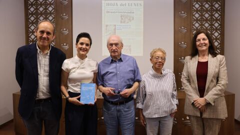 Representantes de Diputaci&oacute;n de Badajoz y de la Asociaci&oacute;n de la Prensa de Badajoz