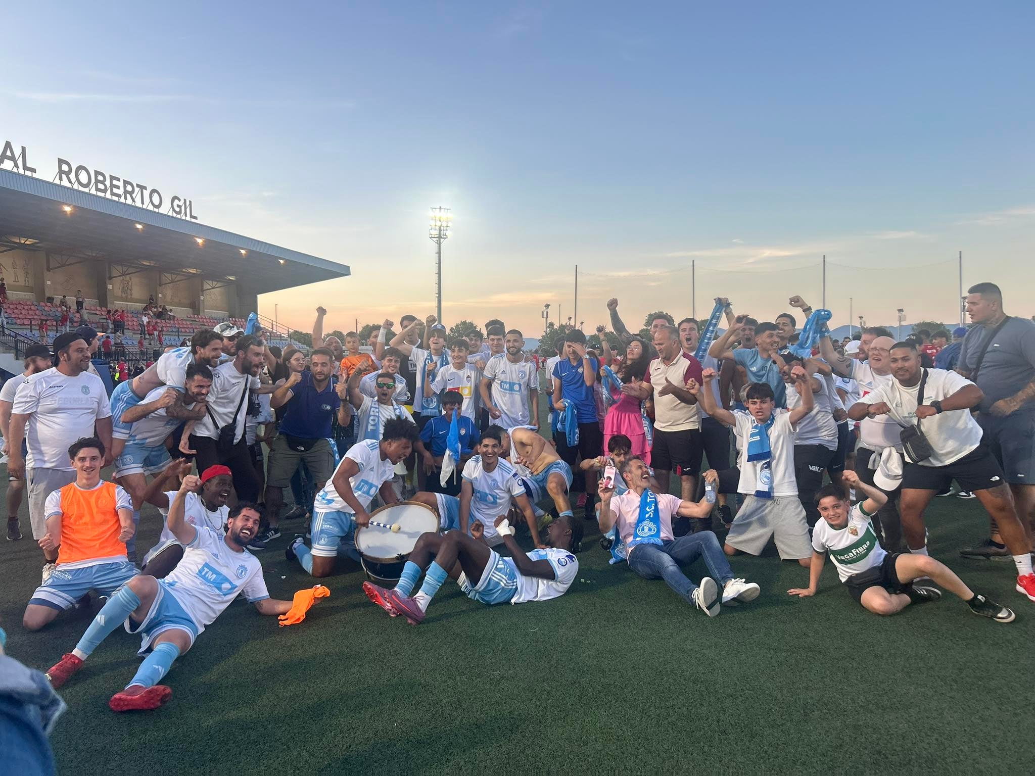 El SC Torrevieja se acerca al ascenso a Tercera RFEF tras un épico pase a la final desde los penaltis El SC Torrevieja se acerca al ascenso a Tercera RFEF tras un épico pase a la final desde los penaltis
