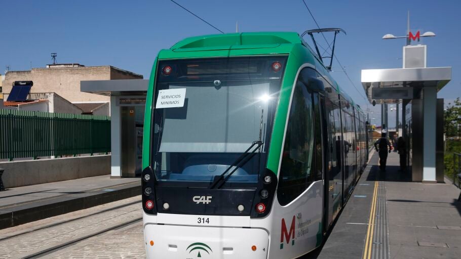 Huelga del Metro de Granada en Corpus: servicios m&iacute;nimos del 60% y dudas sobre las alternativas de transporte