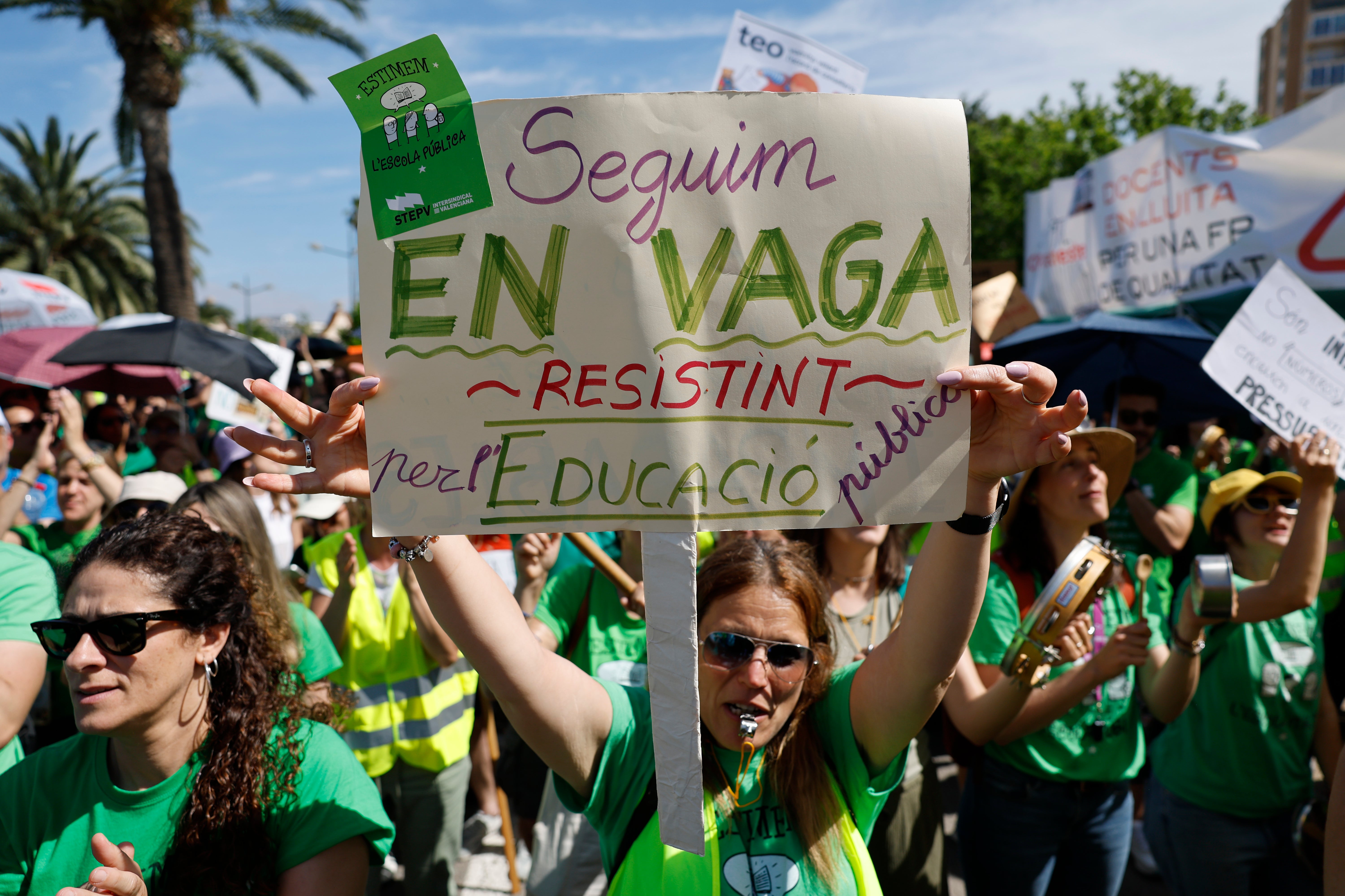 Educación cree que es "inminente" el acuerdo con los sindicatos docentes para frenar la huelga Educación cree que es "inminente" el acuerdo con los sindicatos docentes para frenar la huelga