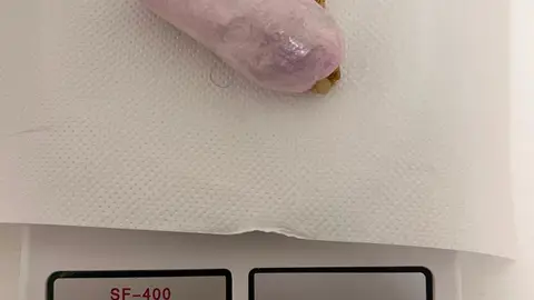 Tres detenidos en Elda por tráfico de drogas en dos actuaciones distintas de la Policía Nacional. Tres detenidos en Elda por tráfico de drogas en dos actuaciones distintas de la Policía Nacional.