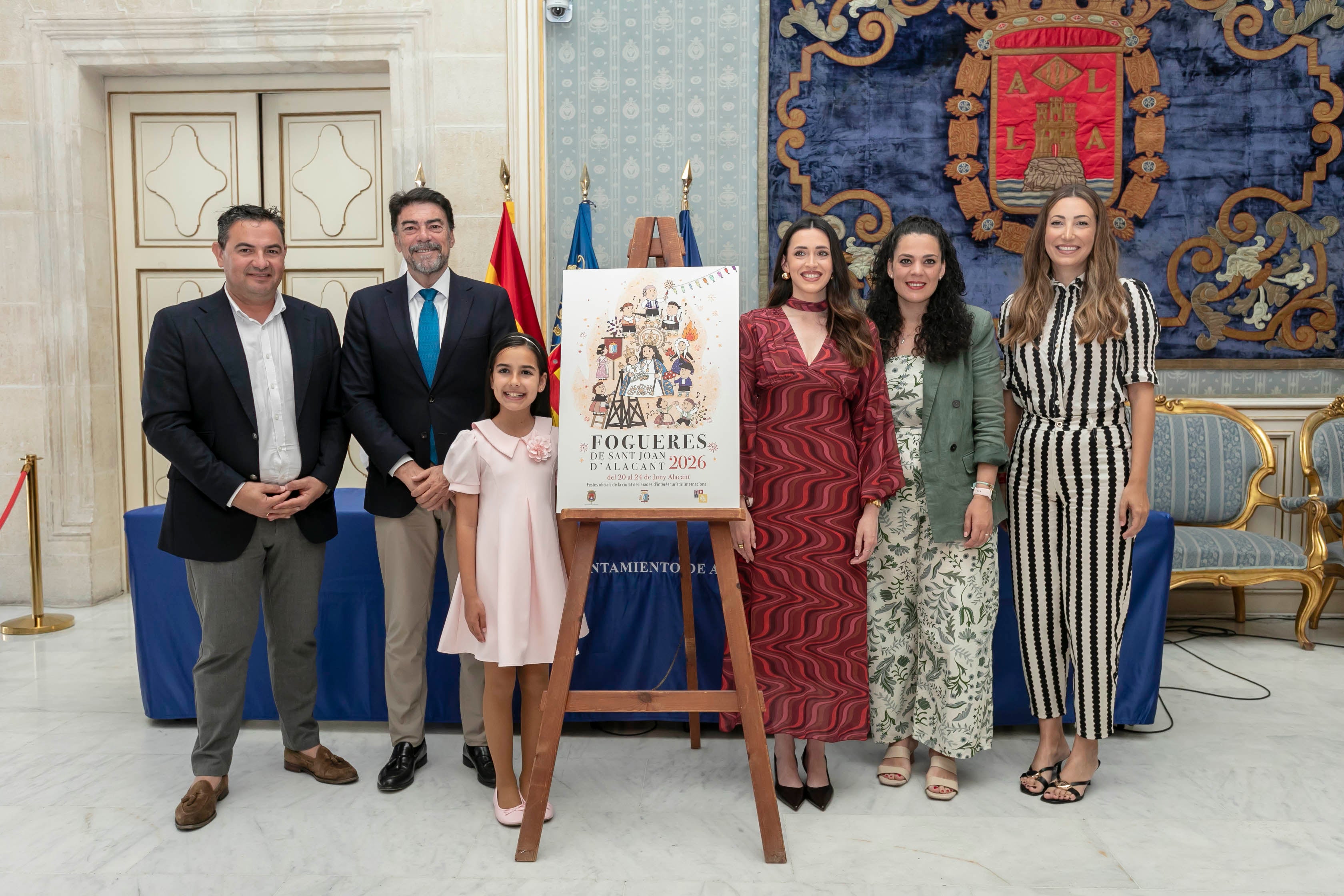 El cartel ‘La Fiesta que nos une’, original de María Martínez Esteban, anunciará las Hogueras de este año El cartel ‘La Fiesta que nos une’, original de María Martínez Esteban, anunciará las Hogueras de este año