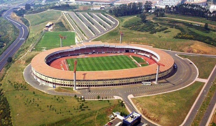 El Gobierno de Santiago licita las obras de la red de abastecimiento en Amio y mejoras en el estadio de San Lázaro El Gobierno de Santiago licita las obras de la red de abastecimiento en Amio y mejoras en el estadio de San Lázaro