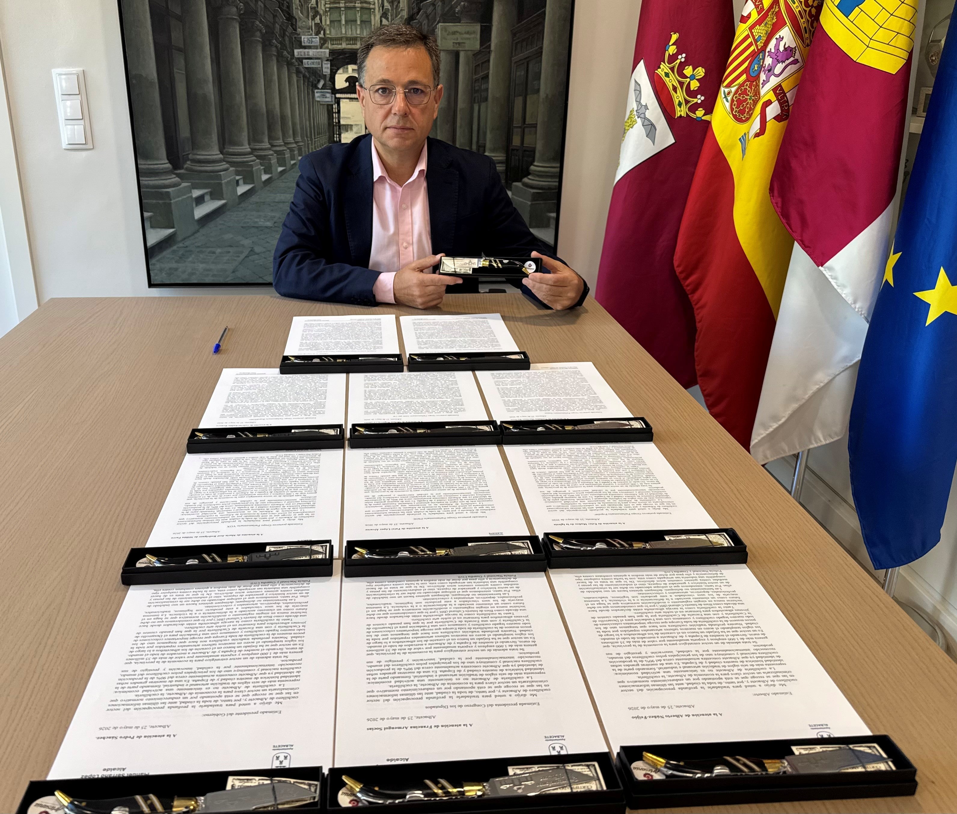 Manuel Serrano se dirige a Sánchez, Feijoo y Armengol, para defender al sector cuchillero Manuel Serrano se dirige a Sánchez, Feijoo y Armengol, para defender al sector cuchillero