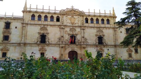 Fachada de la Universidad de Alcal&aacute; 