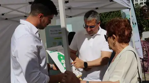Ecovidrio y el Ayuntamiento de Palencia ponen en marcha la campaña “Pequeños gestos, grandes cambios” para fomentar el reciclaje de envases de vidrio en la ciudad .