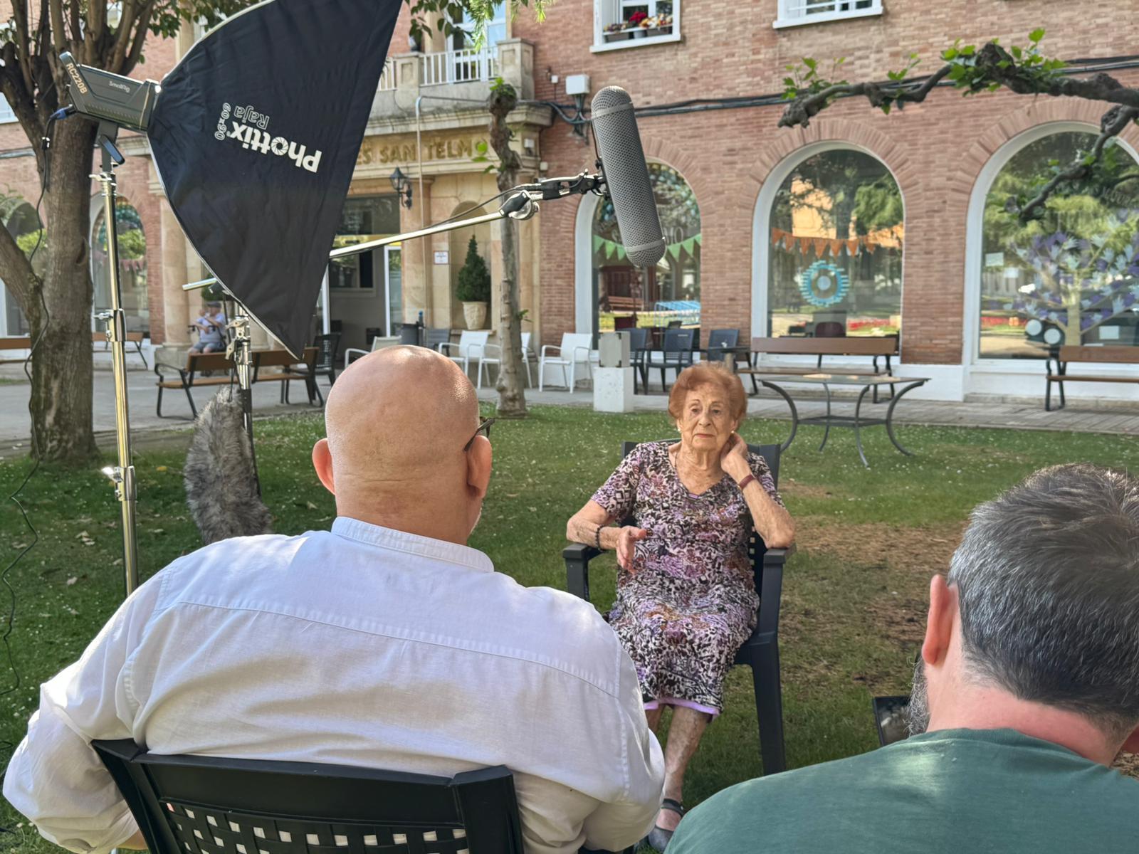 La Diputación de Palencia impulsa el documental “Centenarias” de Alberto Arija La Diputación de Palencia impulsa el documental “Centenarias” de Alberto Arija