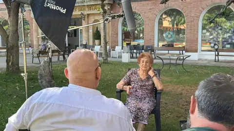 La Diputación de Palencia impulsa el documental “Centenarias” de Alberto Arija .