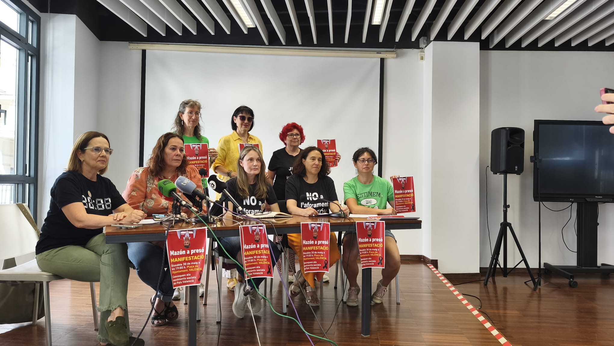 Las Asociaciones de Víctimas de la DANA lamentan que la Comisión de Investigación de Les Corts haya sido un paripé Las Asociaciones de Víctimas de la DANA lamentan que la Comisión de Investigación de Les Corts haya sido un paripé