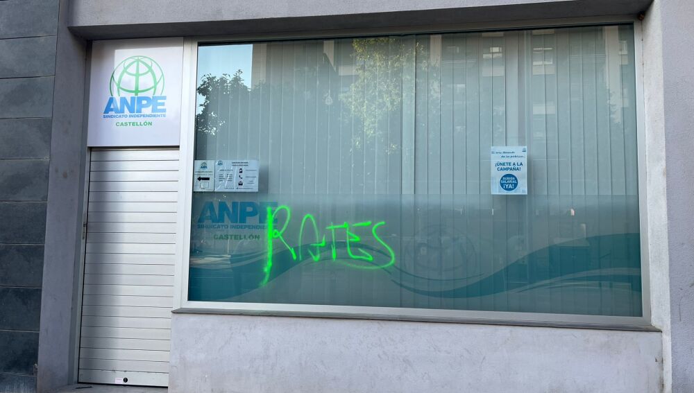 Pintada en la sede de ANPE en Castellón 