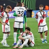 Los jugadores del Rayo Vallecano desolados tras la derrota